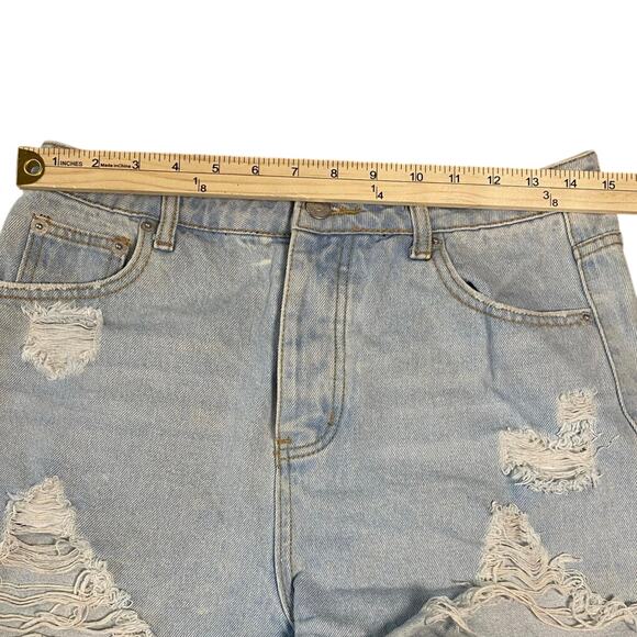 Signature 8 High-Waisted Distressed Frayed Hem Denim Shorts - Size Large - Picture 4 of 5